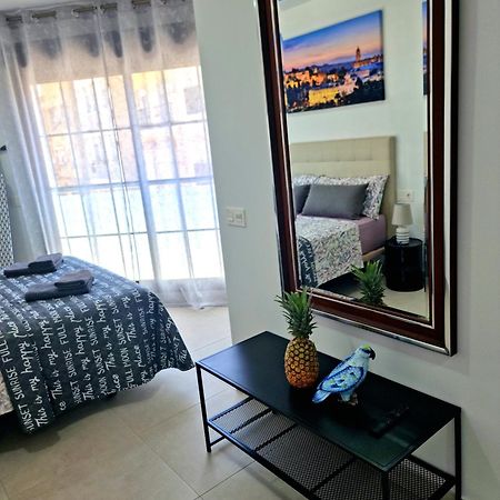 Apartamentos Zanca City Center Free Luggage Storage Малага Екстериор снимка
