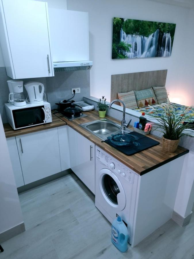 Apartamentos Zanca City Center Free Luggage Storage Малага Екстериор снимка