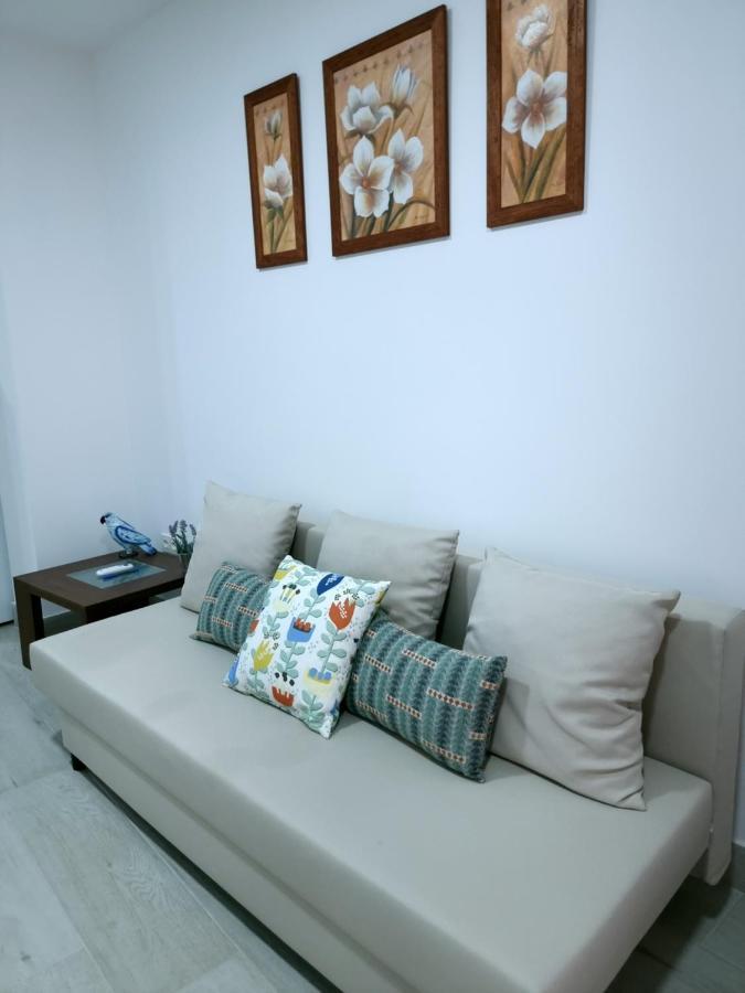Apartamentos Zanca City Center Free Luggage Storage Малага Екстериор снимка