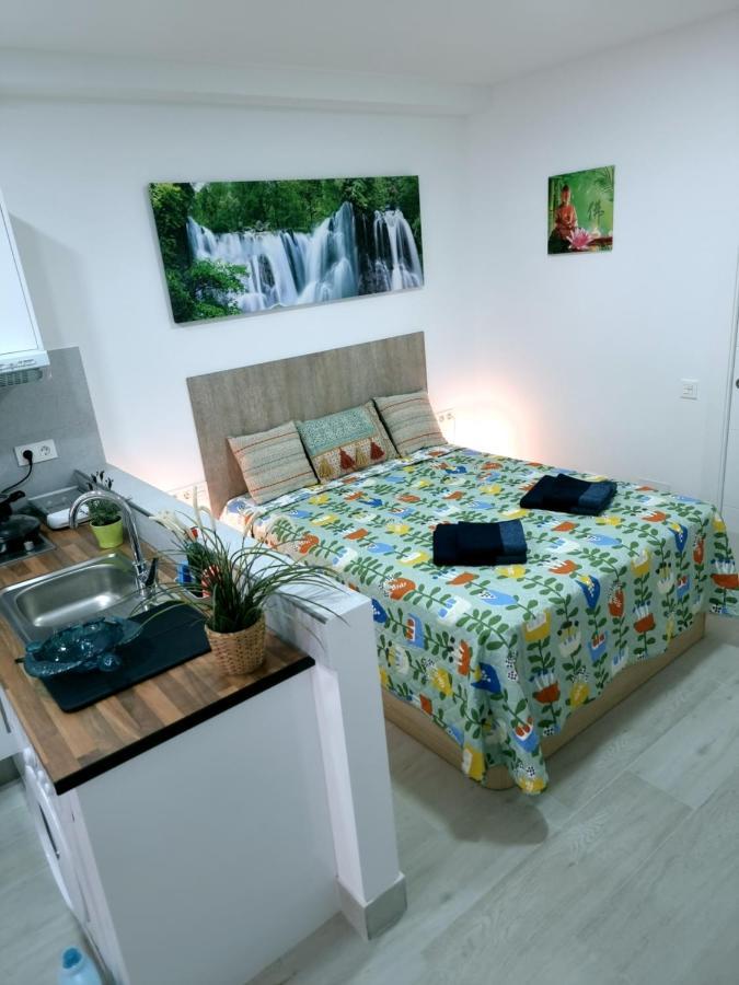 Apartamentos Zanca City Center Free Luggage Storage Малага Екстериор снимка