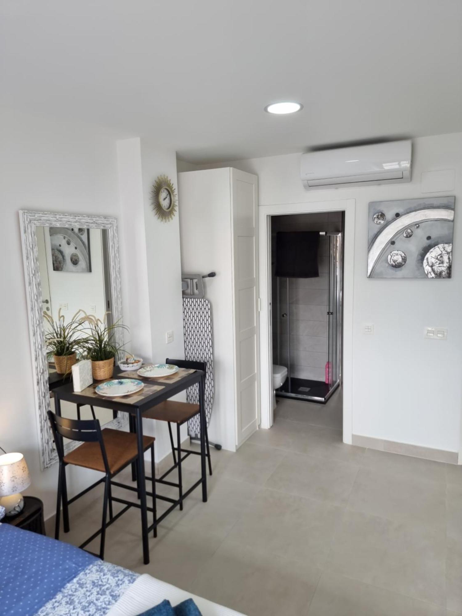 Apartamentos Zanca City Center Free Luggage Storage Малага Екстериор снимка