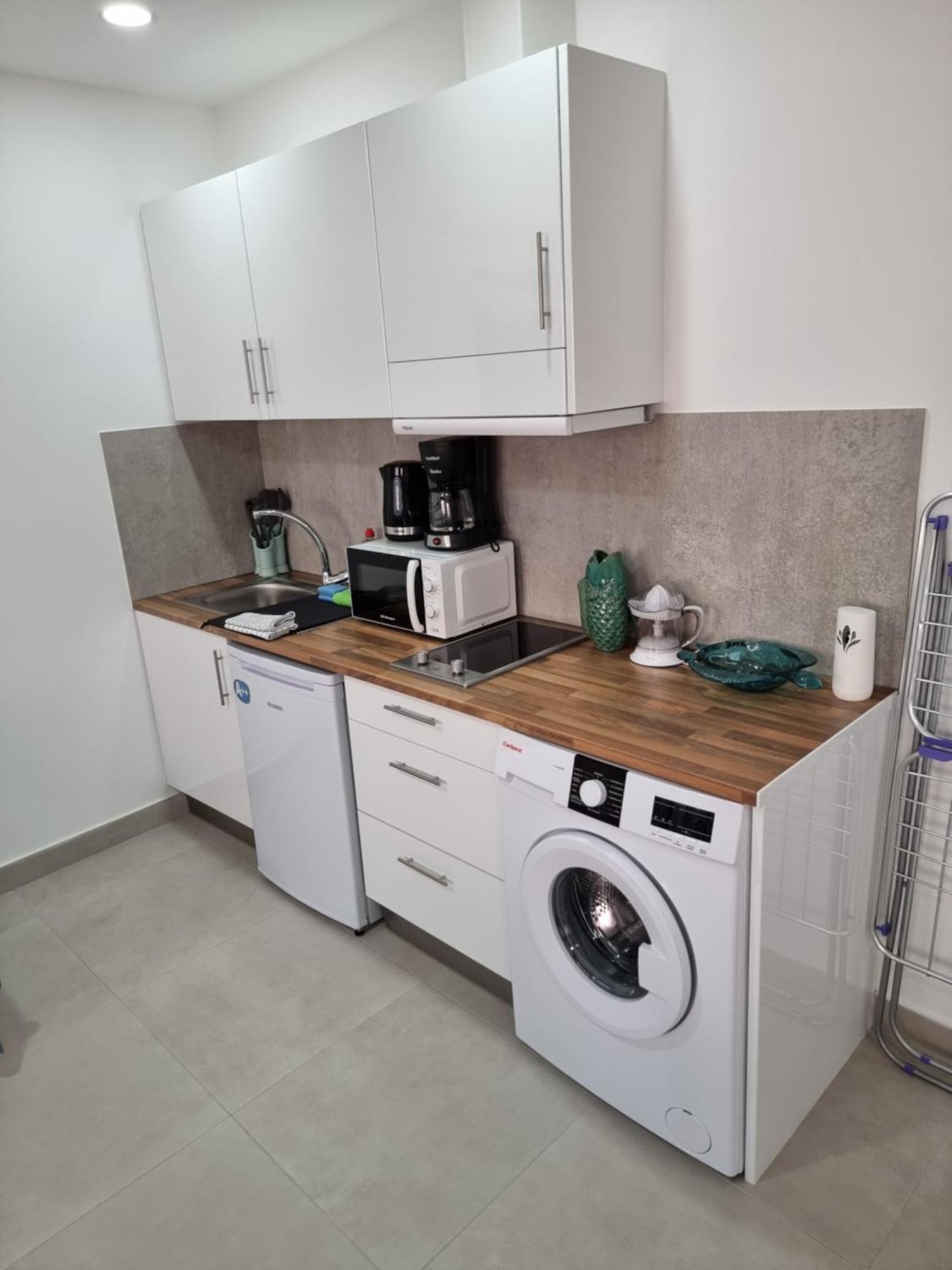 Apartamentos Zanca City Center Free Luggage Storage Малага Екстериор снимка