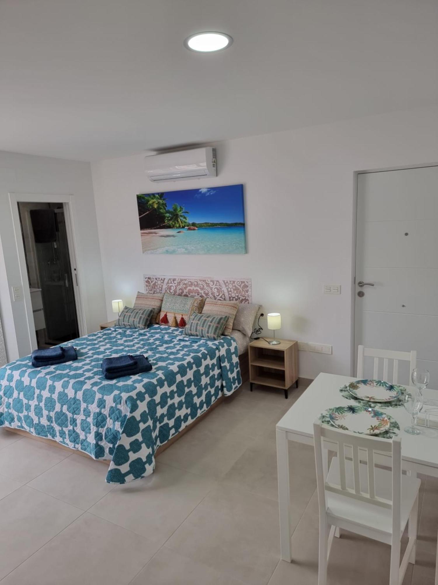 Apartamentos Zanca City Center Free Luggage Storage Малага Екстериор снимка